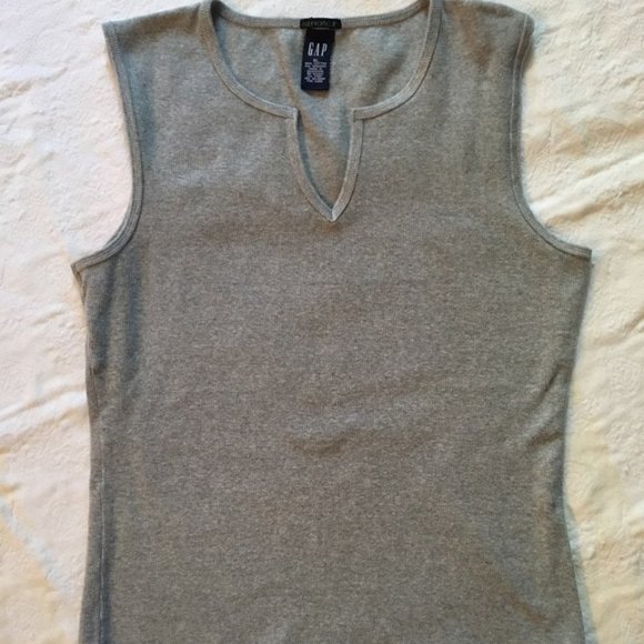 GAP Tops - GAP Gray Stretch T-Shirt - Size XL